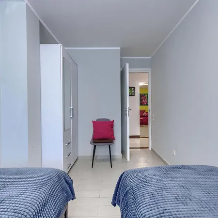 Canaria 1 By Interhome بولا