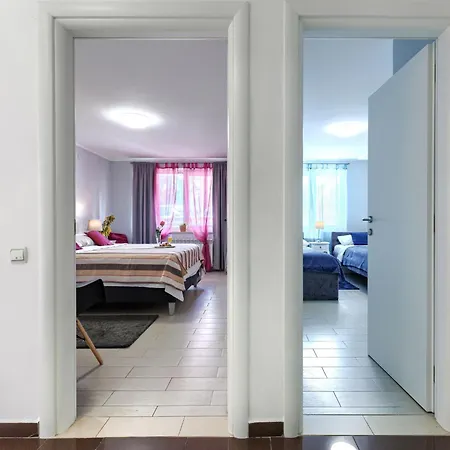 Canaria 1 By Interhome شقة