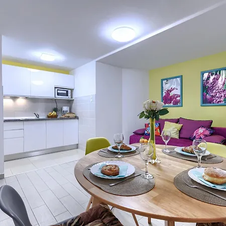 Canaria 1 By Interhome بولا