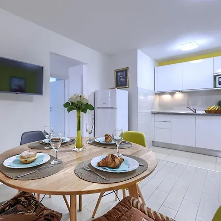 شقة Canaria 1 By Interhome بولا