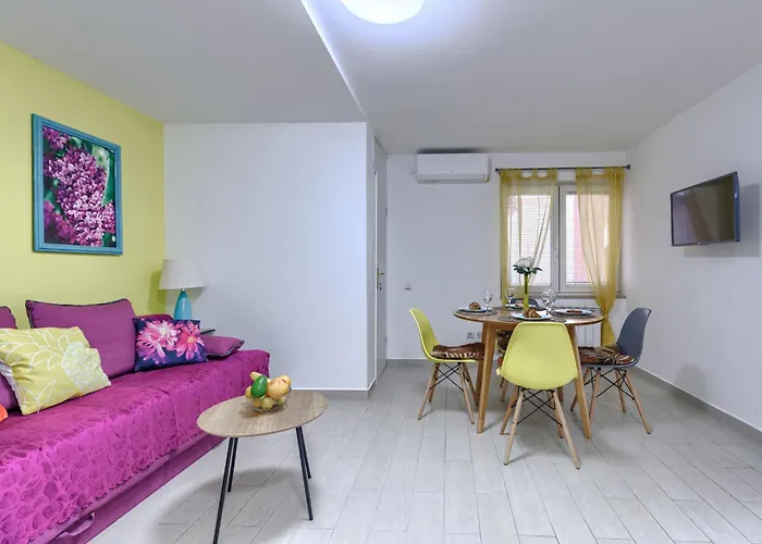 Canaria 1 By Interhome شقة