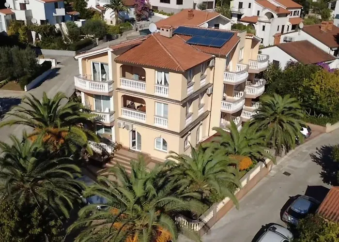 Canaria 1 By Interhome